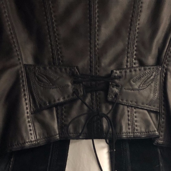 Tahari Black Embossed Black Leather Jacket w Mandarin Collar & Bell Sleeves XS - Picture 11 of 14